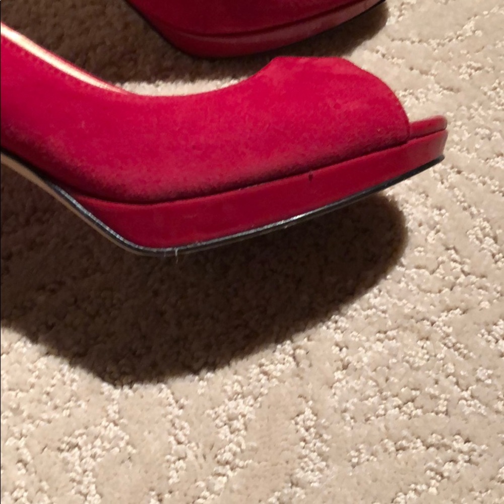 Red heels - Picture 4 of 6